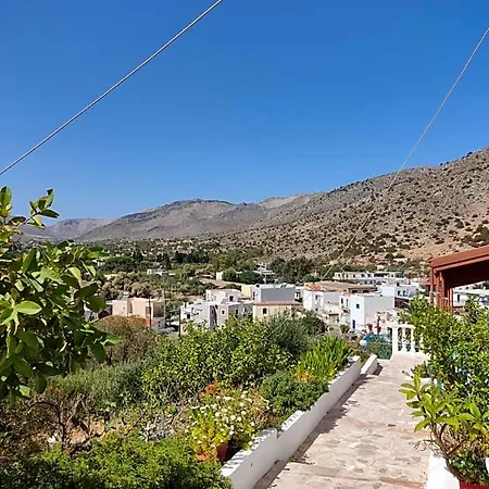 Manolis Vathys Hotel *