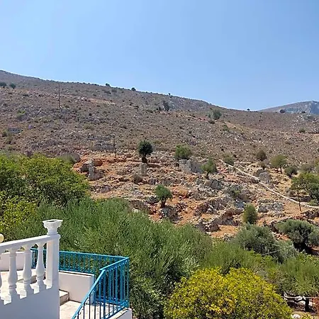 Manolis Vathys Hotel *