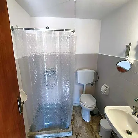 Manolis Vathys Hotel *
